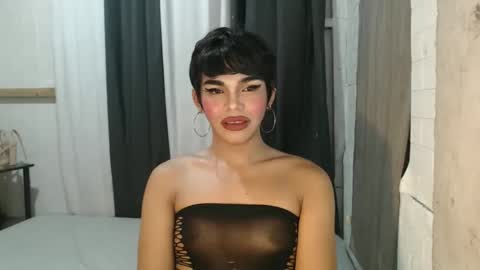 neomi online show from 11/02/25, 01:02