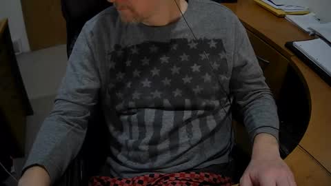 Snapshot of neotee3 chatting on 12/14/24, 04:56 Neotee online show from 12/14/24, 04:56