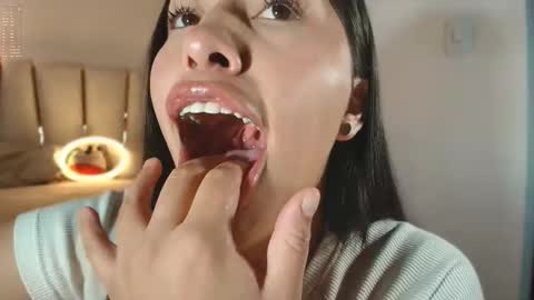 Helena    Every Friday new video for my fan club loves  online show from 02/05/25, 02:51