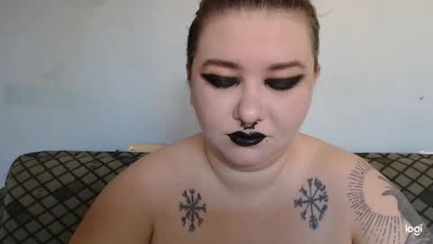 Snapshot of neriphine chatting on 11/24/25, 09:42 Neriphine online show from 11/24/25, 09:42