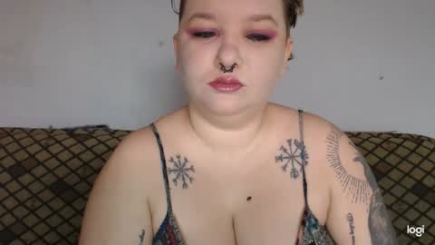 Snapshot of neriphine chatting on 12/01/25, 08:08 Neriphine online show from 12/01/25, 08:08