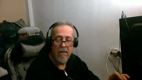 Snapshot of neron401 chatting on 04/26/26, 12:19 neron401 online show from 04/26/26, 12:19