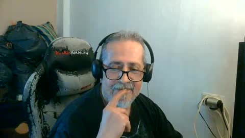 Snapshot of neron401 chatting on 05/01/26, 04:11 neron401 online show from 05/01/26, 04:11