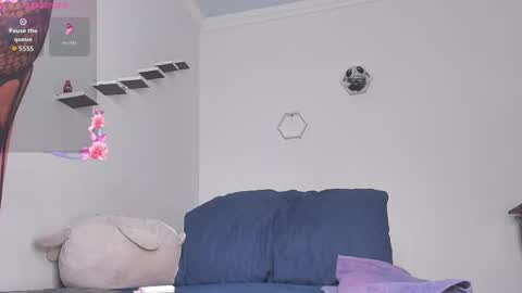 Snapshot of nesferet_sanz chatting on 09/23/25, 08:12 Aleja online show from 09/23/25, 08:12