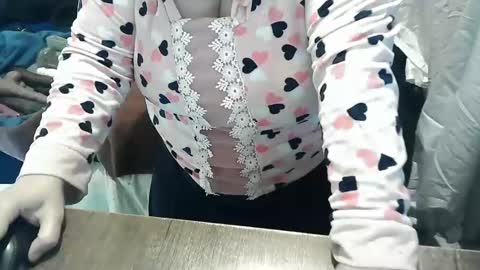 neslihan online show from 02/21/25, 08:49