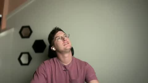 Snapshot of netflixhumanicorn chatting on 12/07/24, 04:09 RyRy online show from 12/07/24, 04:09