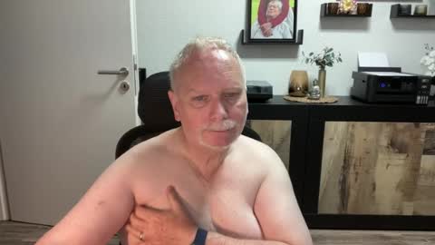 Snapshot of nettermann1968 chatting on 07/22/26, 04:15 nettermann1968 online show from 07/22/26, 04:15