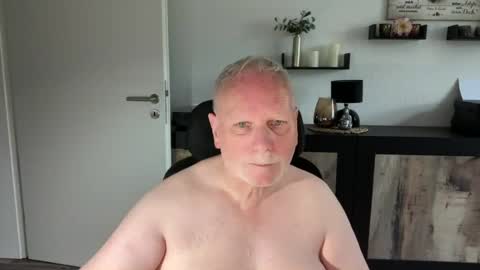 Snapshot of nettermann1968 chatting on 08/04/26, 12:52 nettermann1968 online show from 08/04/26, 12:52