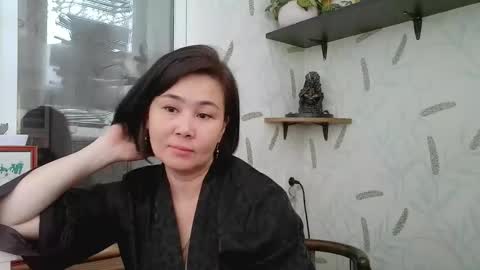 Nettie Allie online show from 12/18/25, 09:04