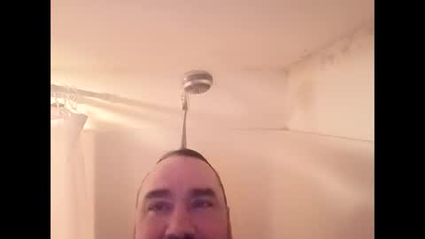 Snapshot of neverseentthatb4 chatting on 11/26/25, 10:55 Matt online show from 11/26/25, 10:55