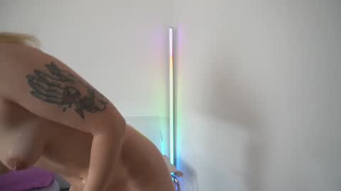 new dee online show from 10/07/25, 04:09