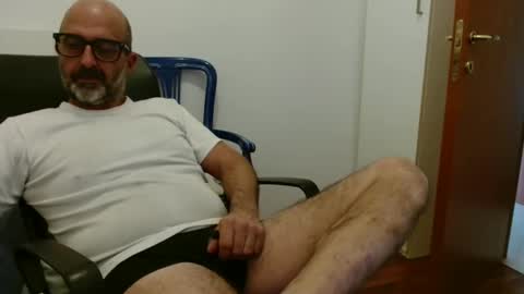 simi online show from 10/18/25, 12:06