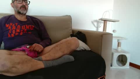 simi online show from 12/21/25, 09:38