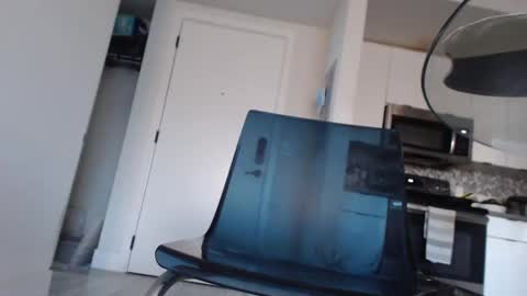 Snapshot of newhere08 chatting on 12/19/24, 10:00 Newhere08 online show from 12/19/24, 10:00