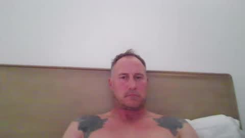 Snapshot of newportman1030 chatting on 09/21/25, 10:44 amandandhisgirl online show from 09/21/25, 10:44