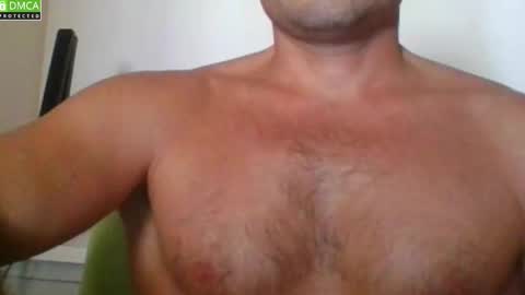 Snapshot of newtyguy90 chatting on 09/09/25, 01:43 newtyguy90 online show from 09/09/25, 01:43