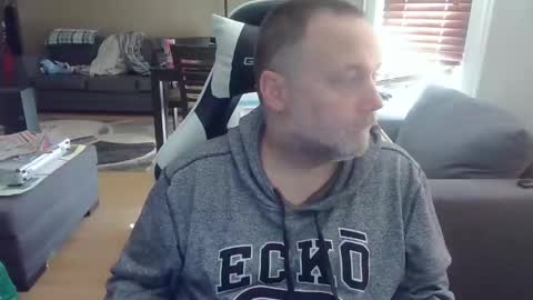 Snapshot of newvvorld chatting on 09/20/25, 07:04 NewWorld online show from 09/20/25, 07:04