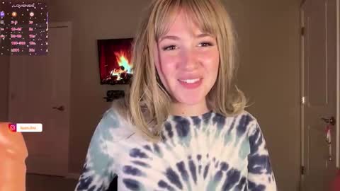 Snapshot of nextdoorlaur chatting on 01/09/26, 03:48 Lauren online show from 01/09/26, 03:48