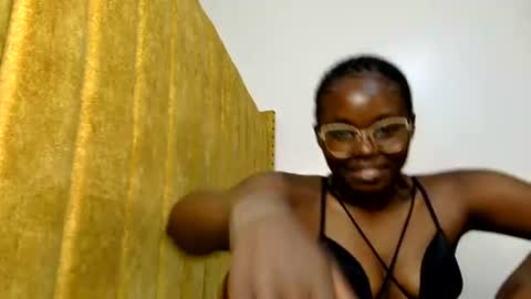 Snapshot of neyla_baby chatting on 08/05/26, 10:33 Neyla online show from 08/05/26, 10:33