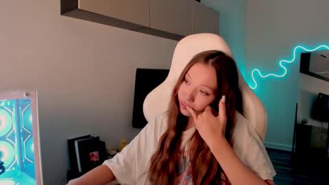 Mina online show from 03/05/26, 08:54