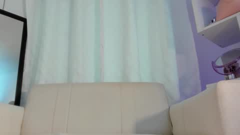  Angie   Instagram  angie julianac add me online show from 10/21/25, 12:22