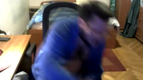 nezoss online show from 12/17/25, 07:47