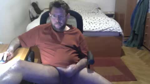 Snapshot of nezoss chatting on 05/23/26, 05:39 nezoss online show from 05/23/26, 05:39