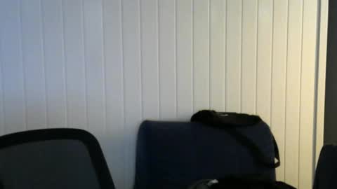 Snapshot of nezvers chatting on 01/08/25, 04:22 YouPick online show from 01/08/25, 04:22