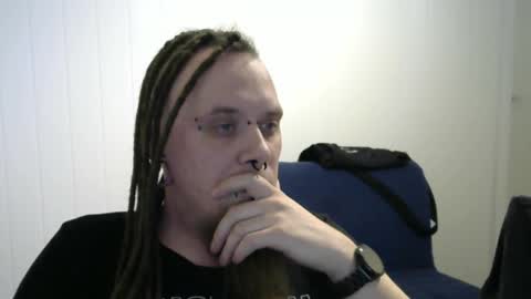 Snapshot of nezvers chatting on 01/09/25, 04:06 YouPick online show from 01/09/25, 04:06