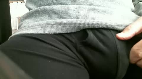 Snapshot of ngurth chatting on 12/18/24, 06:46 ngurth online show from 12/18/24, 06:46