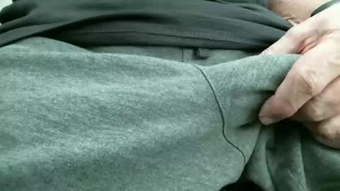 Snapshot of ngurth chatting on 10/21/25, 09:04 ngurth online show from 10/21/25, 09:04