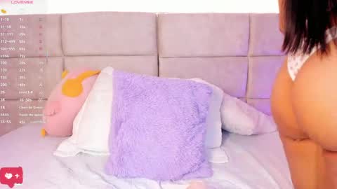 Nia online show from 04/18/26, 12:53