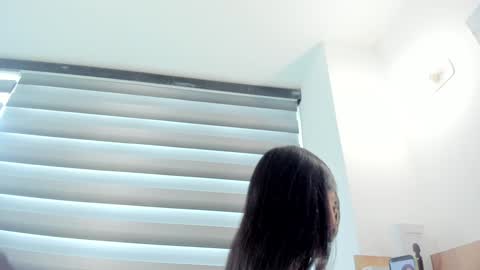 laura  online show from 02/06/25, 08:45