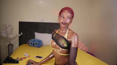 kikiNiaAria online show from 12/17/24, 02:11