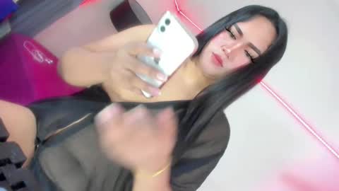 nia_jaxx online show from 05/22/26, 06:13