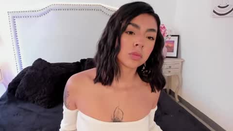 Nia Malkova online show from 04/14/26, 04:24