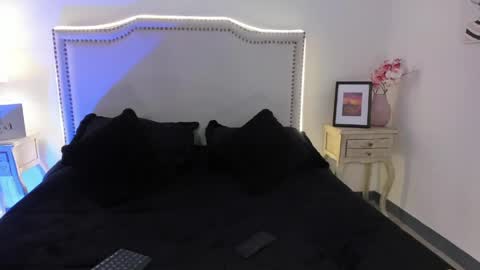 Snapshot of nia_malkova chatting on 05/11/26, 09:04 Nia Malkova online show from 05/11/26, 09:04