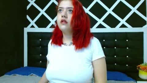 Snapshot of nia_stark chatting on 12/17/24, 11:39 Estefani online show from 12/17/24, 11:39