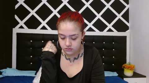 Snapshot of nia_stark chatting on 12/20/24, 12:05 Estefani online show from 12/20/24, 12:05