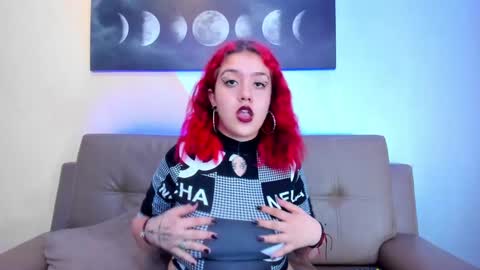 Snapshot of nia_stark chatting on 12/23/24, 06:05 Estefani online show from 12/23/24, 06:05