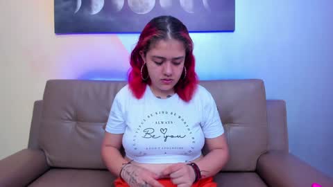 Snapshot of nia_stark chatting on 01/29/25, 12:02 Estefani online show from 01/29/25, 12:02