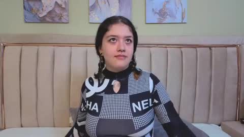 Snapshot of nia_stark chatting on 04/04/26, 03:49 Estefani online show from 04/04/26, 03:49