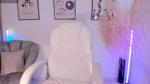 Nia online show from 11/01/25, 01:35