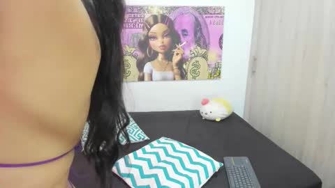  Nia  online show from 11/24/25, 03:56