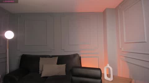 Call me Nia  online show from 02/21/25, 02:06