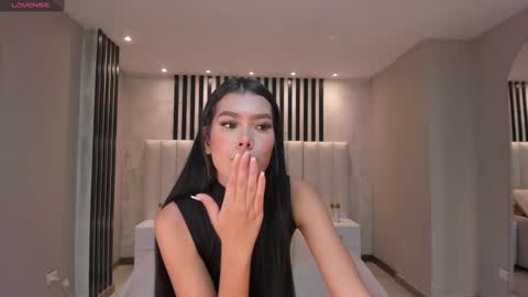 Call me Nia  online show from 02/26/25, 09:05