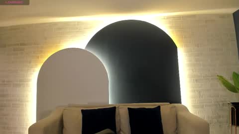 Call me Nia  online show from 09/20/25, 03:57