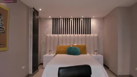 Call me Nia  online show from 09/21/25, 04:52