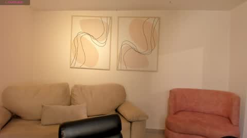 Call me Nia  online show from 04/11/26, 07:51