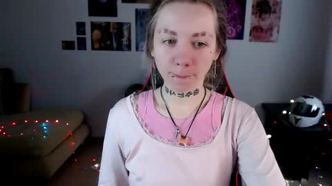 nica_kawaii online show from 04/13/26, 07:47